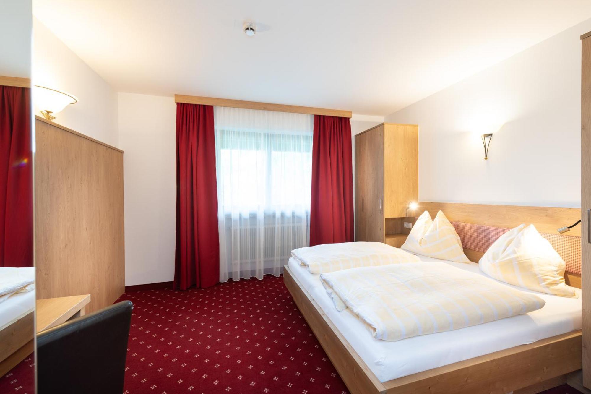 Hotel Gasthof Kroell - Inkl Nationalpark-Karte, 1 X Grossglockner Hochalpenstrasse Kostenlos, Verschiedene Bergbahnen Kostenlos, Badesee Kostenlos, Bus & Zug Kostenlos, Regionale Kueche Niedernsill Esterno foto