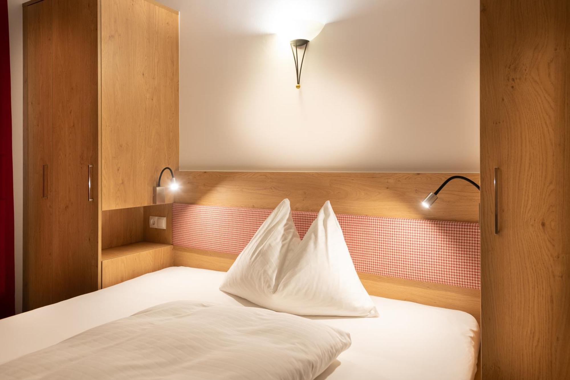 Hotel Gasthof Kroell - Inkl Nationalpark-Karte, 1 X Grossglockner Hochalpenstrasse Kostenlos, Verschiedene Bergbahnen Kostenlos, Badesee Kostenlos, Bus & Zug Kostenlos, Regionale Kueche Niedernsill Esterno foto